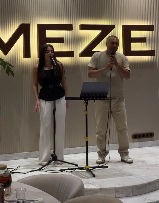 Живая музыка, концерты и шоу-программа в ресторане «Meze»